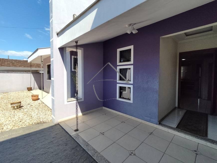 Casa à venda com três dormitórios, Rau - Jaraguá do Sul